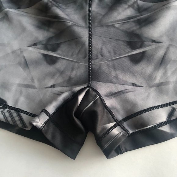 adidas techfit shorts size S - Picture 5 of 16